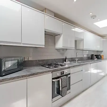 דירה The Stylish Shamrock London Escape - Modern And Airy Apartment With Garden