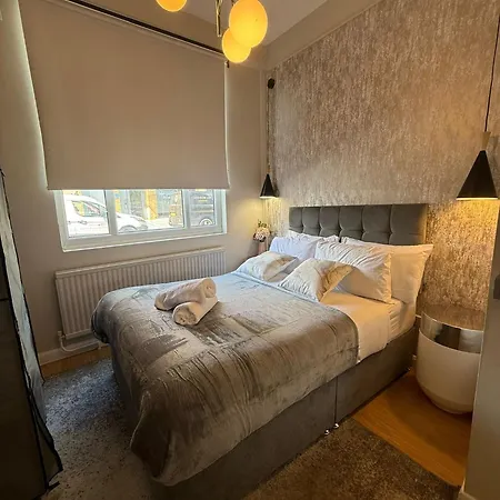 A1-1 Bed Ground Floor Flat In Elephant Castle Londen