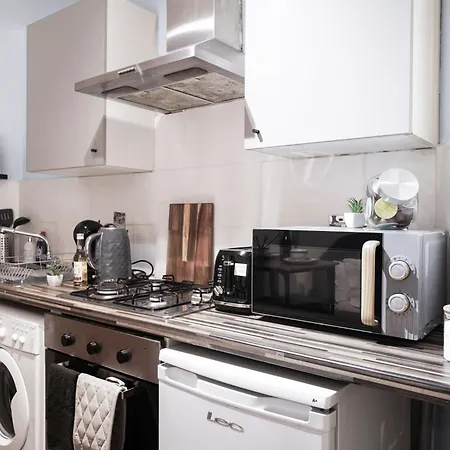 Ground Floor Budget & 1bed London