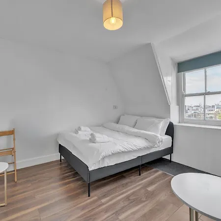 Apartment Beaufort Gardens London