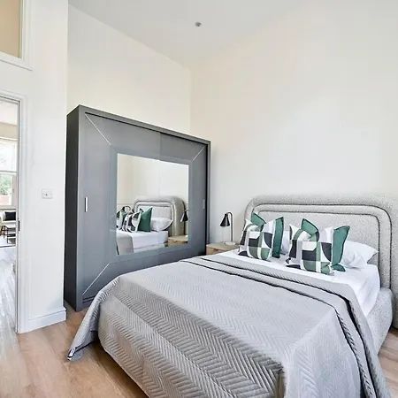 Knightsbridge Ground Floor Gem Next Hide Park Apartment London
