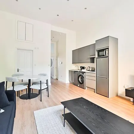 Knightsbridge Ground Floor Gem Next Hide Park *
