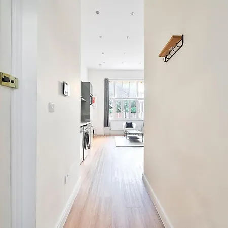 Knightsbridge Ground Floor Gem Next Hide Park * London