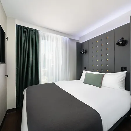 Point A Canary Wharf 3* London