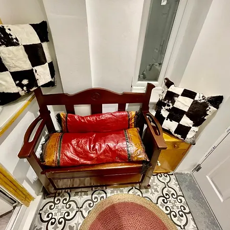 Luxe Villa, 6 En-suite Bedrooms - West London - Wembley Stadium 5km Away בית אירוח