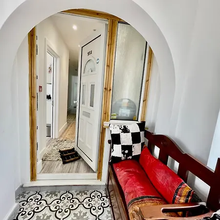 Luxe Villa, 6 En-suite Bedrooms - West London - Wembley Stadium 5km Away בית אירוח Harrow on the Hill