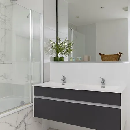 Stylish 3-bed Luxury In Oxford Circus Apartamento Londres