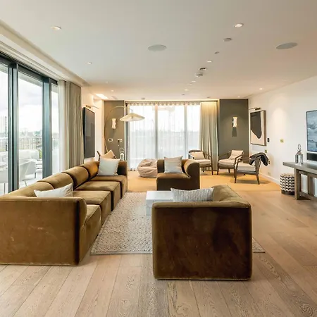 Sunrise View Luxury With Balcony And Elevator 公寓 伦敦