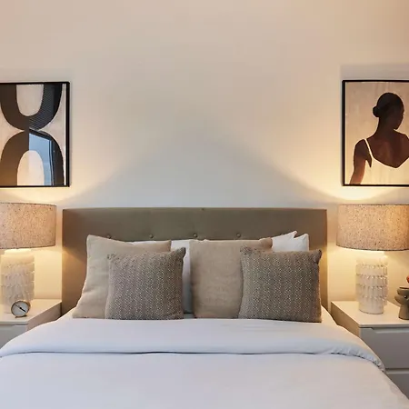 Apartmán The Harlesden Escape - Spacious 3bdr Flat With Balcony Londýn