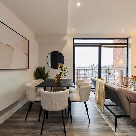 The Harlesden Escape - Spacious 3bdr Flat With Balcony *