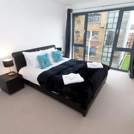 Bridge In Southwark Apartment London