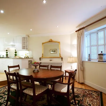 Hyde Park Gardens Mews Apartment London