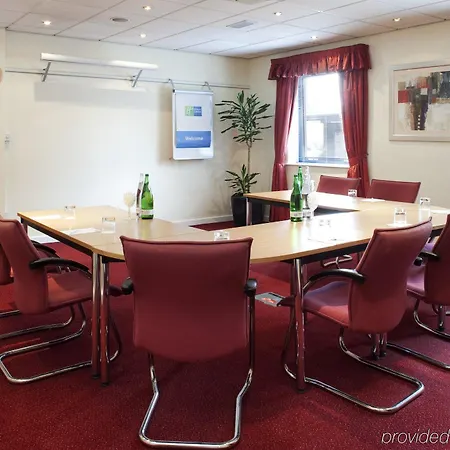 Express Park Royal By Ihg 3* Londra