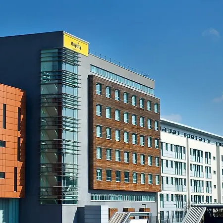Apartahotel Staycity London Heathrow 4*