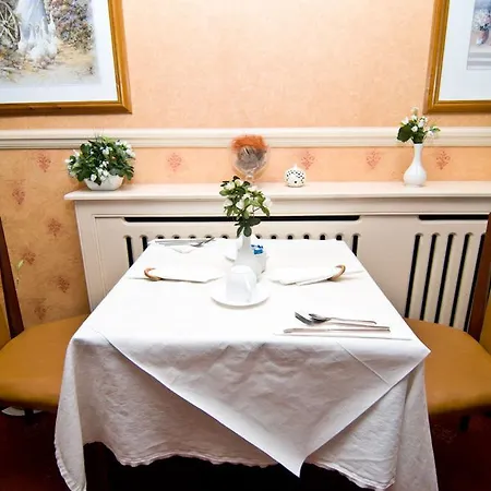 Maranton House Kensington Hotel