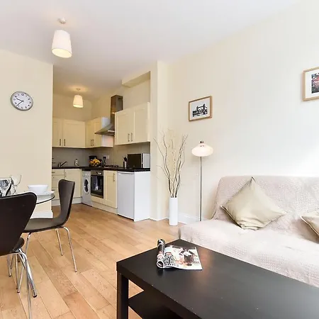 Apartment 225-227 Royal College Street *