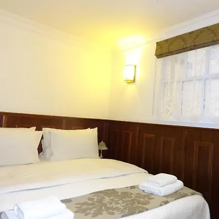 Regency House 3*