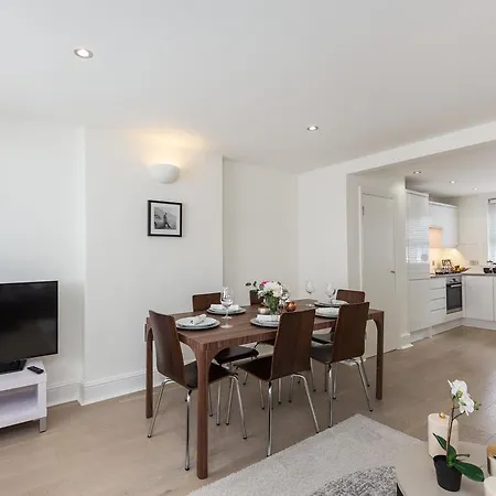 Covent Garden Oasis - 2 Bedrooms 2 Baths London