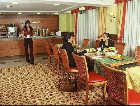 Citadines Trafalgar Square 4*