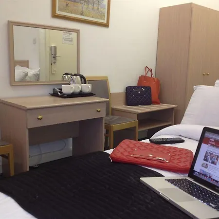 Kensington Court Notting Hill מלון 2*