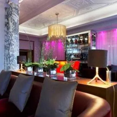 Swissotel The Howard Отель
