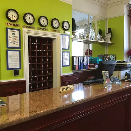 Clapham South Dudley Hotel 2*