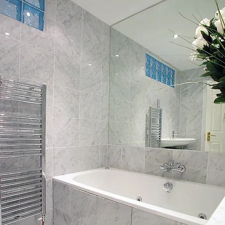 Lancaster Gate Hyde Park Aparthotel