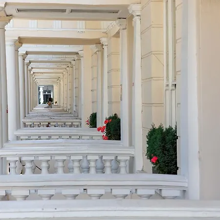 Kensington Court Notting Hill