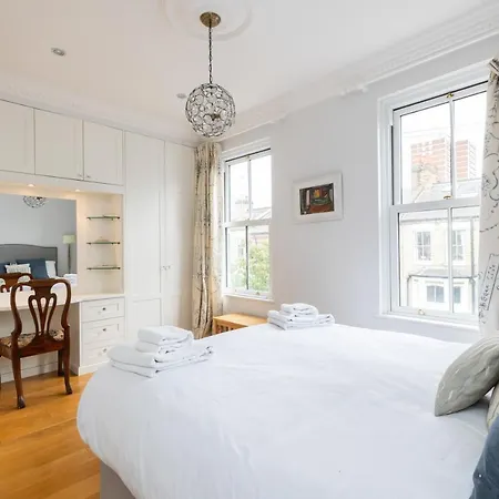 Joivy Stunning 3 Bed, 2 Bath House With Garden And Rooftop Terrace * Londyn