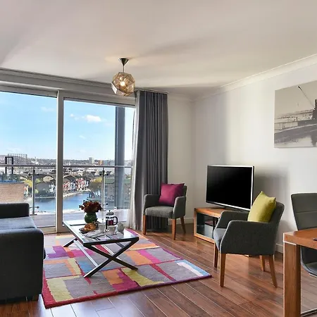 Fraser Place Canary Wharf לונדון