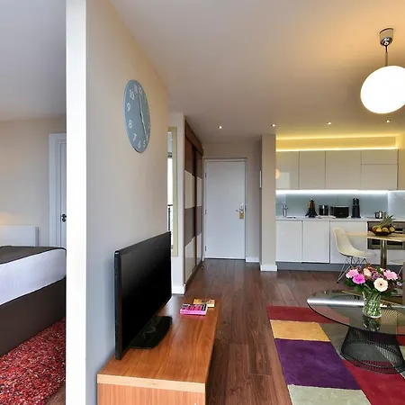 Fraser Place Canary Wharf לונדון