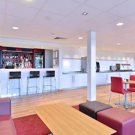 ホテル Travelodge Finchley ロンドン