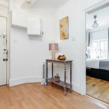 Trendy Covent Garden Apartment London