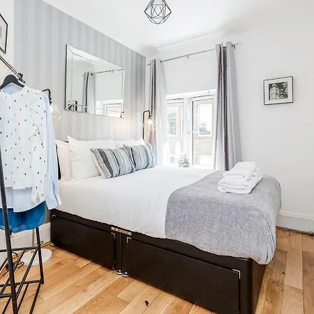 Trendy Covent Garden Apartment London
