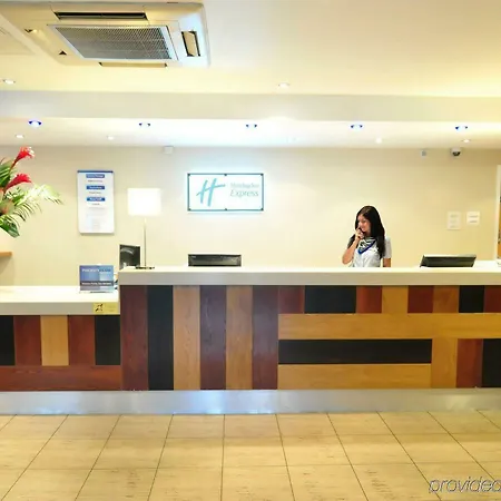 Express Park Royal By Ihg 3* Londra