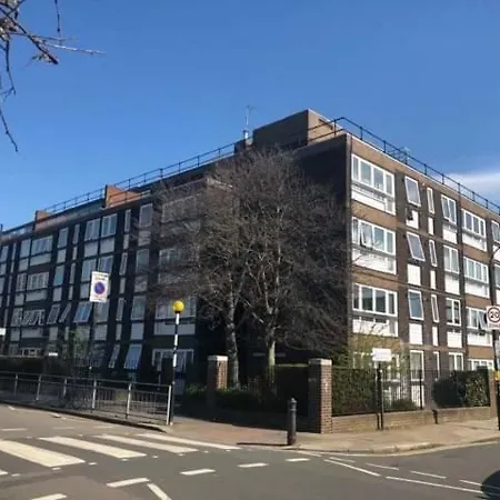 아파트 Splendid 2 Bedroom In Shepherd's Bush 런던