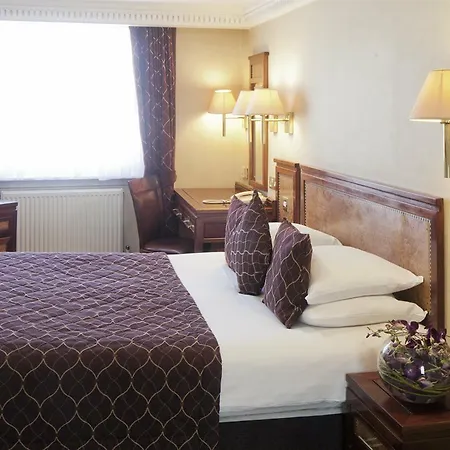 Grange Clarendon 4*
