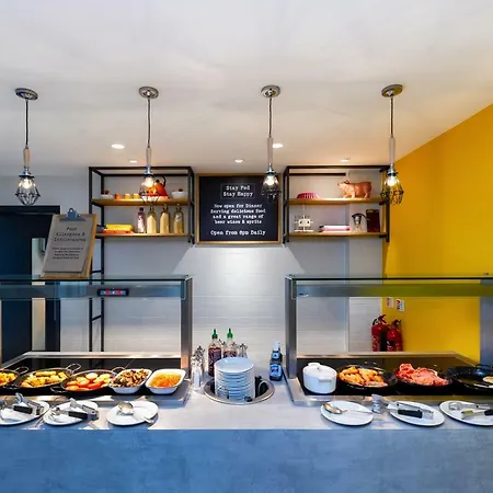 Staycity London Heathrow Apartahotel Hillingdon