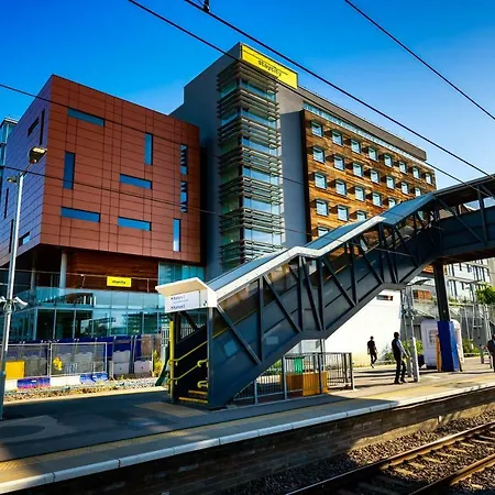 Staycity London Heathrow 4*