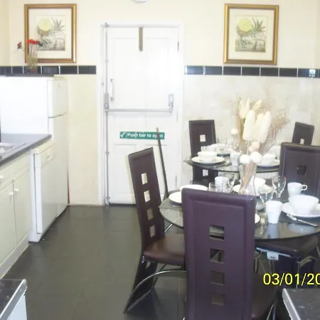 Guest house Old Friends 2*