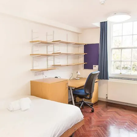 Hotel Goodenough College - 4*