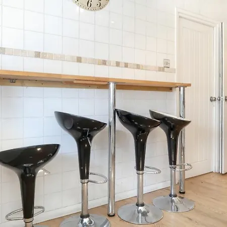 Queensland House Apartment London