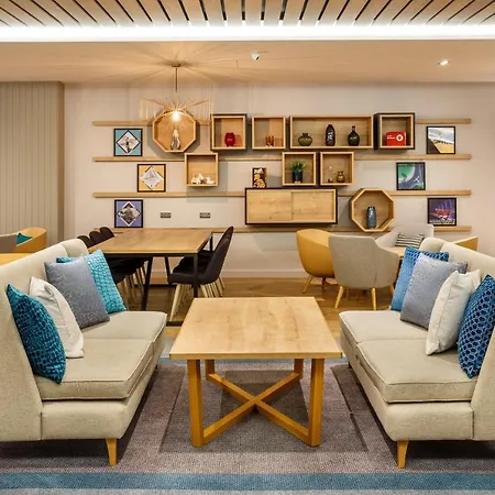 London - Heathrow M4,jct.4, An Ihg West Drayton (Middlesex)