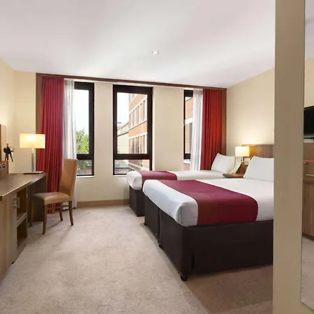 Ramada - Heathrow East Hotel