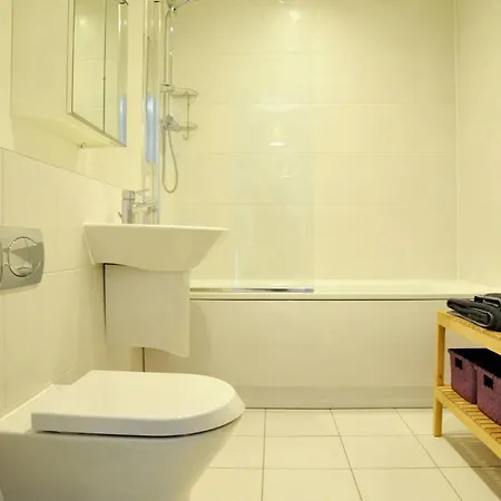 Wonderful, Bright Greenwich Sleeps 7 ! Holiday home *