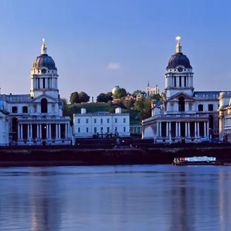 Wonderful, Bright Greenwich Sleeps 7 ! Holiday home *