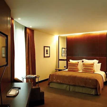 Crowne Plaza Battersea 4* London