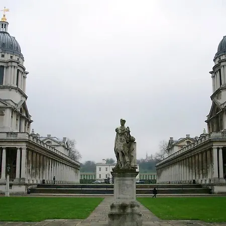 Wonderful, Bright Greenwich Sleeps 7 !