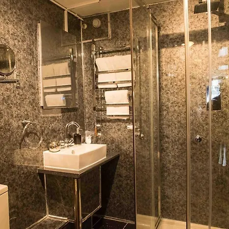 Hotel Avo London