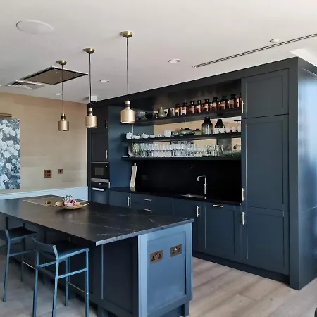 Charles Hope Canary Wharf South Quay Apartman